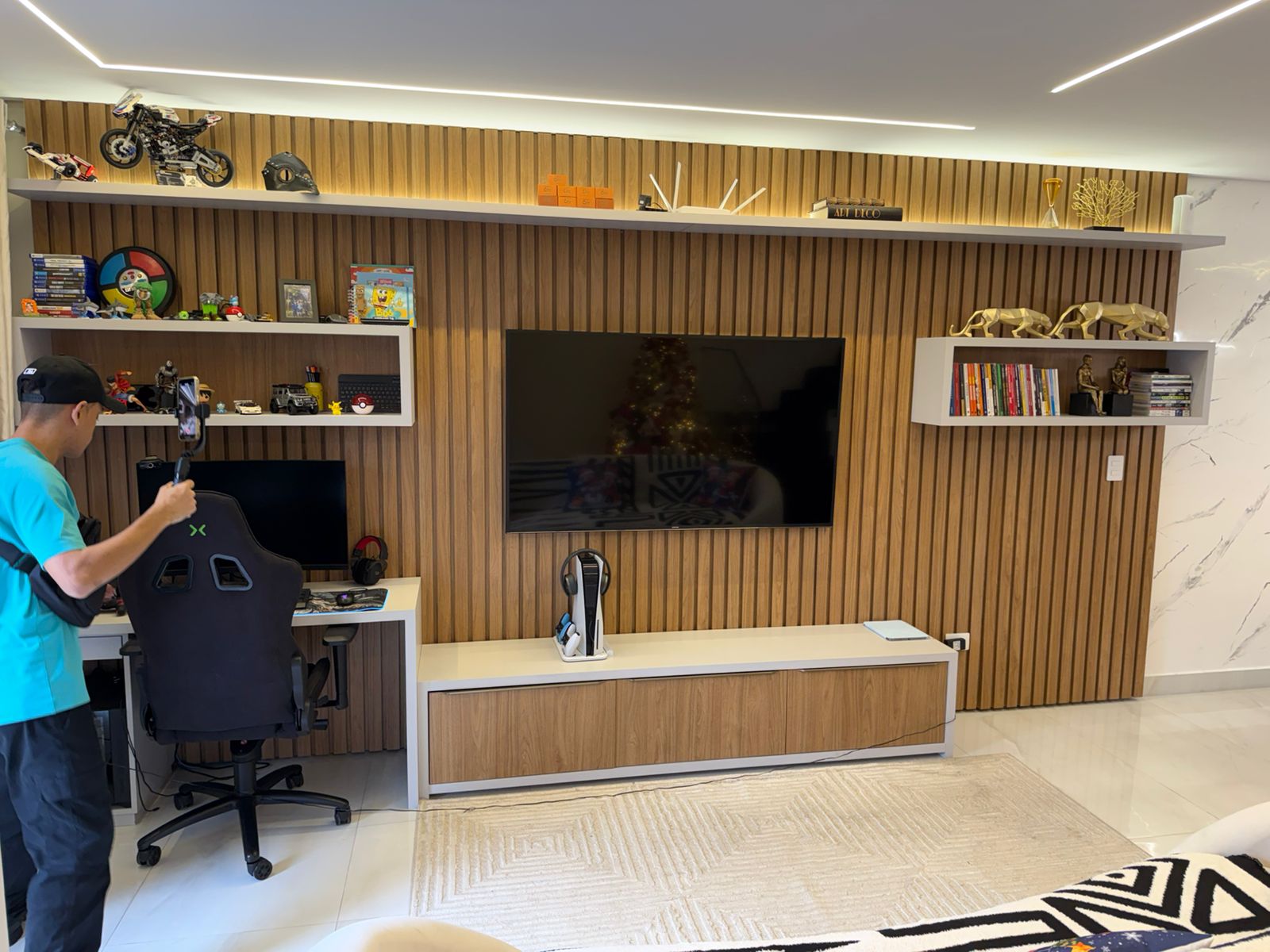  CASA ALTO PADRÃO À VENDA – Jardim Nossa Senhora do Carmo  Zona Leste – SP   Valor: R$ 1.400.000,00  Aceito carro, moto, jet ski ou terreno na Permuta como parte do pagamento  ✨ Imóvel Exclusivo, Moderno e Sofisticado Esta residência de alto padrão foi construída há apenas 1 ano e reúne tudo o que há de melhor em conforto, design e qualidade de vida. 