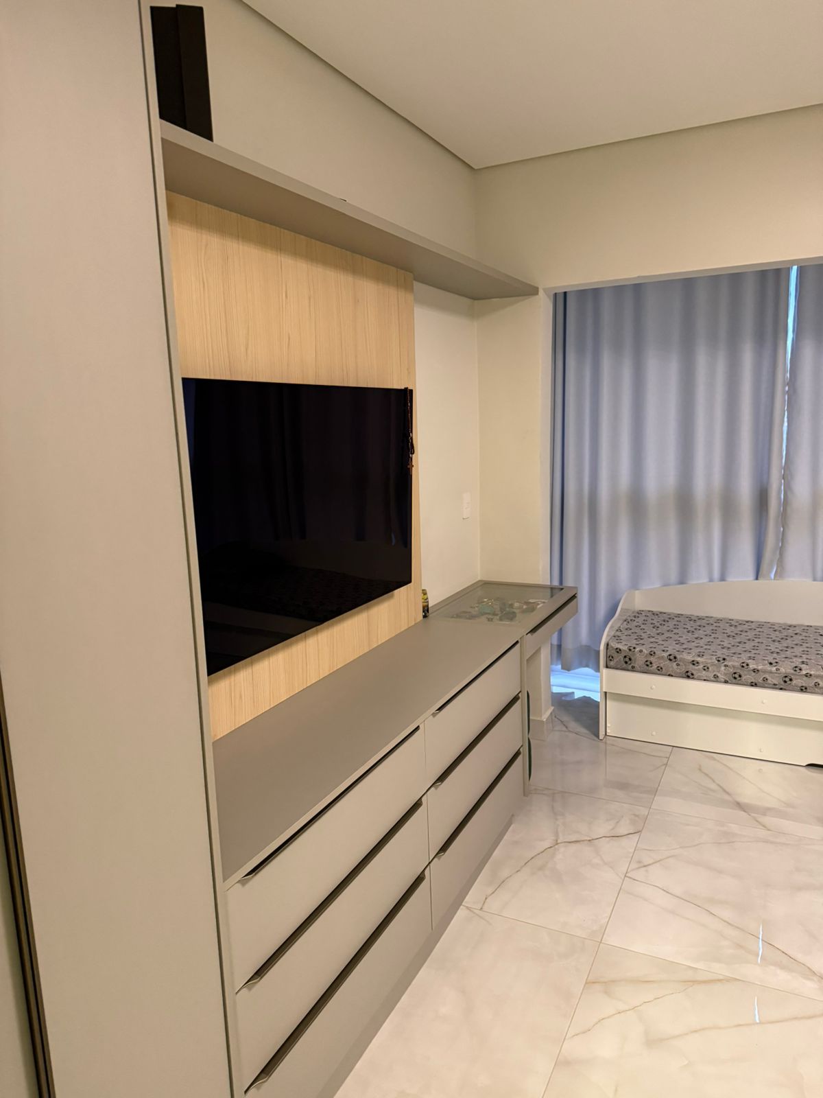  CASA ALTO PADRÃO À VENDA – Jardim Nossa Senhora do Carmo  Zona Leste – SP   Valor: R$ 1.400.000,00  Aceito carro, moto, jet ski ou terreno na Permuta como parte do pagamento  ✨ Imóvel Exclusivo, Moderno e Sofisticado Esta residência de alto padrão foi construída há apenas 1 ano e reúne tudo o que há de melhor em conforto, design e qualidade de vida. 