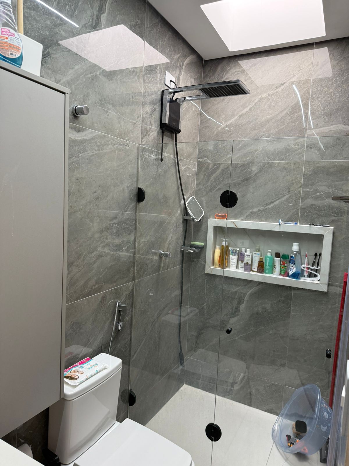  CASA ALTO PADRÃO À VENDA – Jardim Nossa Senhora do Carmo  Zona Leste – SP   Valor: R$ 1.400.000,00  Aceito carro, moto, jet ski ou terreno na Permuta como parte do pagamento  ✨ Imóvel Exclusivo, Moderno e Sofisticado Esta residência de alto padrão foi construída há apenas 1 ano e reúne tudo o que há de melhor em conforto, design e qualidade de vida. 