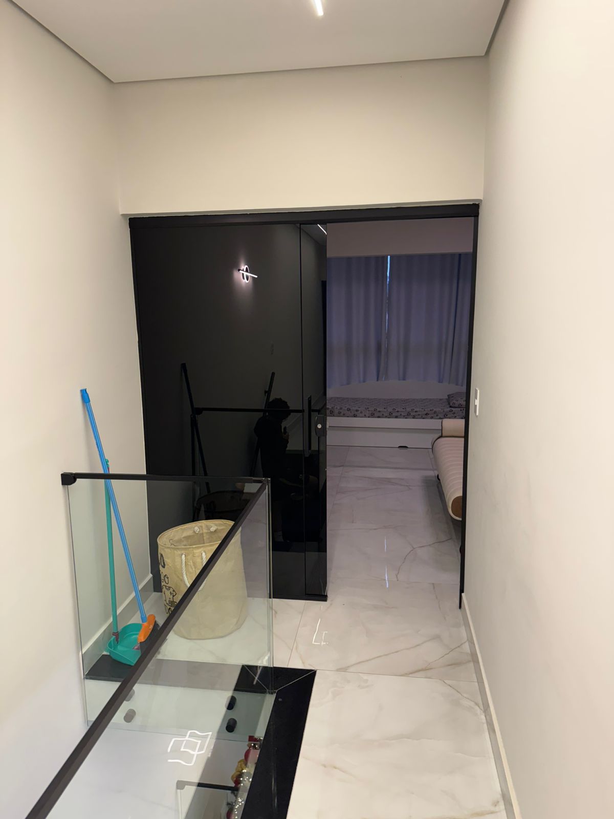  CASA ALTO PADRÃO À VENDA – Jardim Nossa Senhora do Carmo  Zona Leste – SP   Valor: R$ 1.400.000,00  Aceito carro, moto, jet ski ou terreno na Permuta como parte do pagamento  ✨ Imóvel Exclusivo, Moderno e Sofisticado Esta residência de alto padrão foi construída há apenas 1 ano e reúne tudo o que há de melhor em conforto, design e qualidade de vida. 