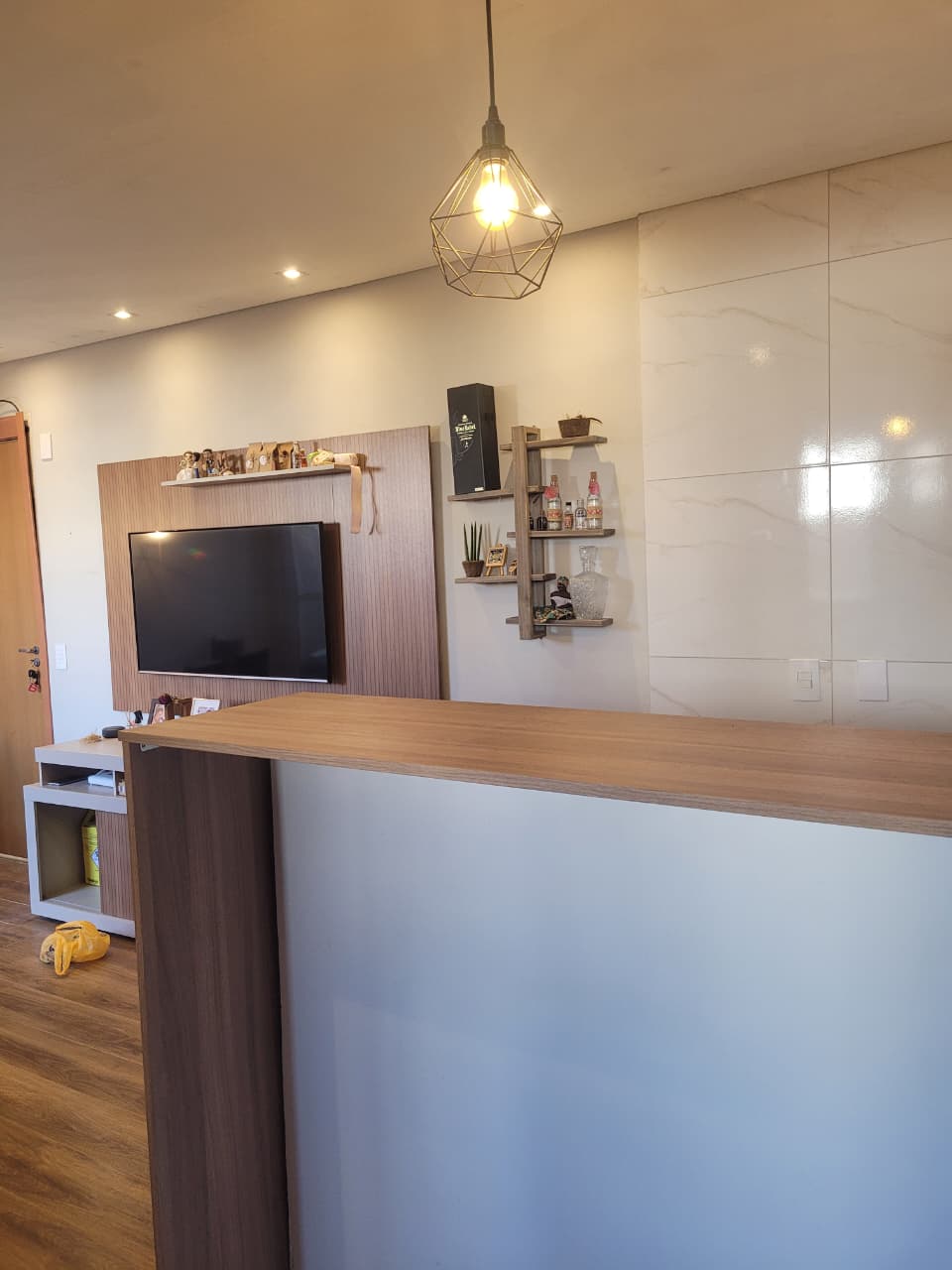  Apartamento Garden – Pronto para Morar no Condomínio Vista Caucaia  Caucaia do Alto  Se você busca conforto, praticidade e um espaço diferenciado, esse apartamento é ideal para você!  Detalhes do imóvel: • Área privativa: 45,06 m² • Garden exclusivo: 12,65 m² • Térreo  2 dormitórios • Sala aconchegante • Cozinha funcional • Banheiro • Varanda com garden.