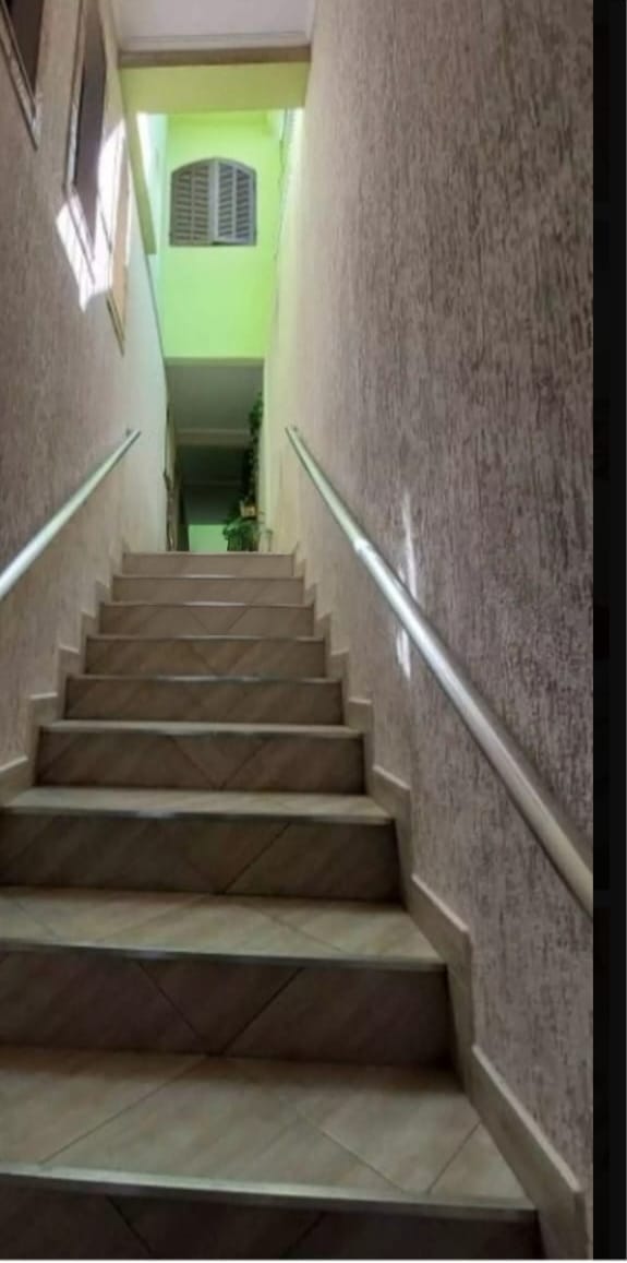  EXCELENTE CASA À VENDA  ITAQUERA  Rua Victorio Santim  Imóvel espaçoso, muito bem distribuído e com excelente padrão de construção, ideal para quem busca conforto, lazer e ótima localização.  ✨   Área construída: 191 m²  04 dormitórios, sendo 01 suíte  03 banheiros  02 salas - sala de estar e sala de jantar  Cozinha ampla  Lavanderia  Despensa  Área gourmet com churrasqueira.