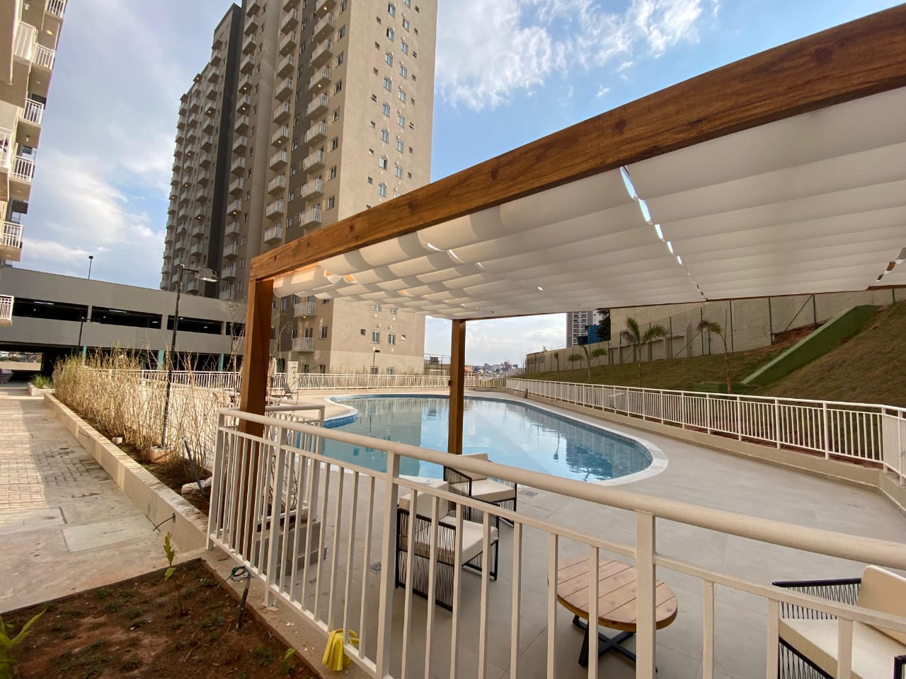 Apartamento à Venda – Carapicuíba  Excelente oportunidade para quem busca conforto e praticidade!  ✨ Características do imóvel: • Andar alto • 2 dormitórios • Sala de estar • Sala de jantar • Cozinha • Banheiro • Lavanderia • Varanda • 1 vaga de garagem.