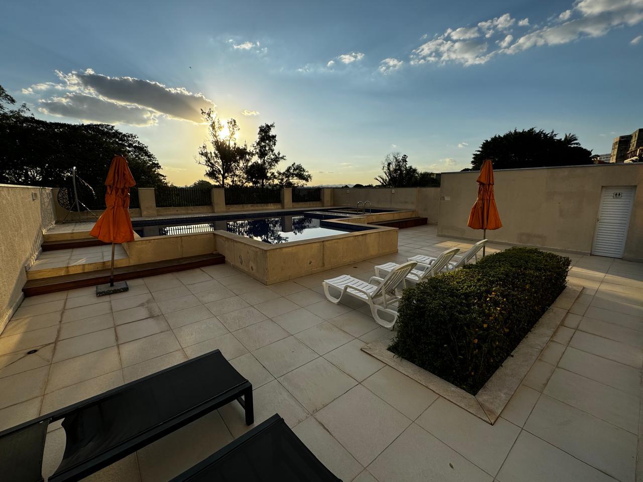  Apartamento à Venda em Carapicuíba – Ótima Oportunidade!  Se você procura um apartamento bem localizado e com ótimo custo-benefício, essa é uma excelente opção!  ✨ Características do imóvel: • 2 dormitórios • Sala confortável • Cozinha funcional • Banheiro • Lavanderia • Sacada • 1 vaga de garagem.