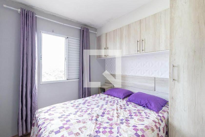 Apartamento à Venda – Ótima Oportunidade!  Excelente apartamento meia visita, com ambientes bem distribuídos e ótima iluminação natural. Ideal para quem busca conforto e praticidade.  ✨ Características do imóvel: • 3 dormitórios, sendo 1 suíte • Sala de estar • Sala de jantar • Cozinha com planejados • Varanda • Vista livre • 2 banheiros • Andar médio • 1 vaga de garagem. 