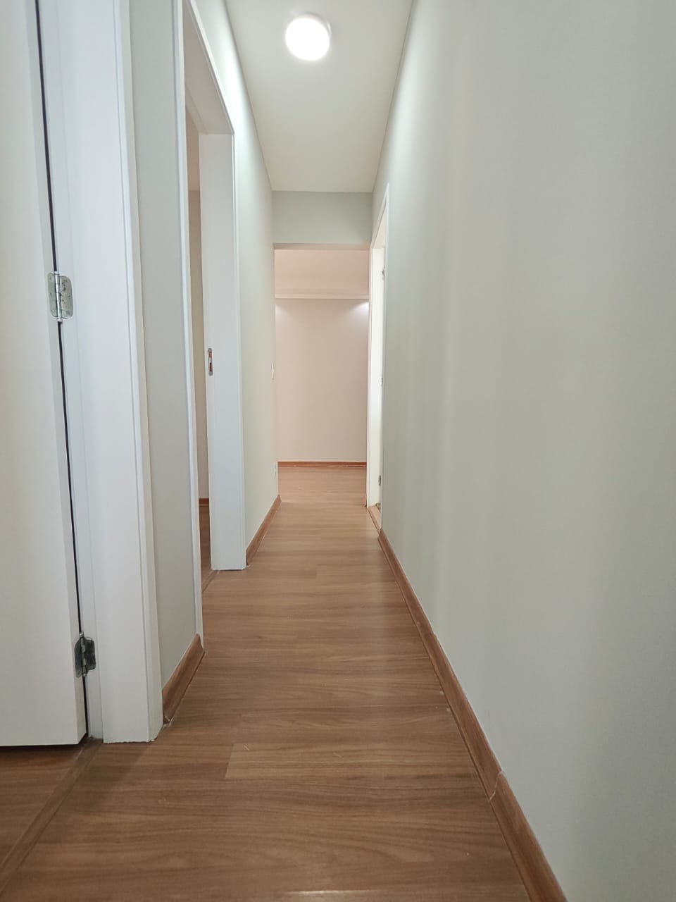 APARTAMENTO À VENDA – CONDOMÍNIO CIDADE DO SOL ✨   8º andar  :  Detalhes do imóvel: ✔ 48m² de área ✔ 2 dormitórios ✔ Sala confortável com sacada ✔ Cozinha integrada com lavanderia ✔ 1 banheiro ✔ 1 vaga de garagem  Bairro: Parque Savoi City  Documentação 100% regularizada ✔ Apartamento quitado ✔ Escritura registrada ✔ Aceita financiamento bancário.