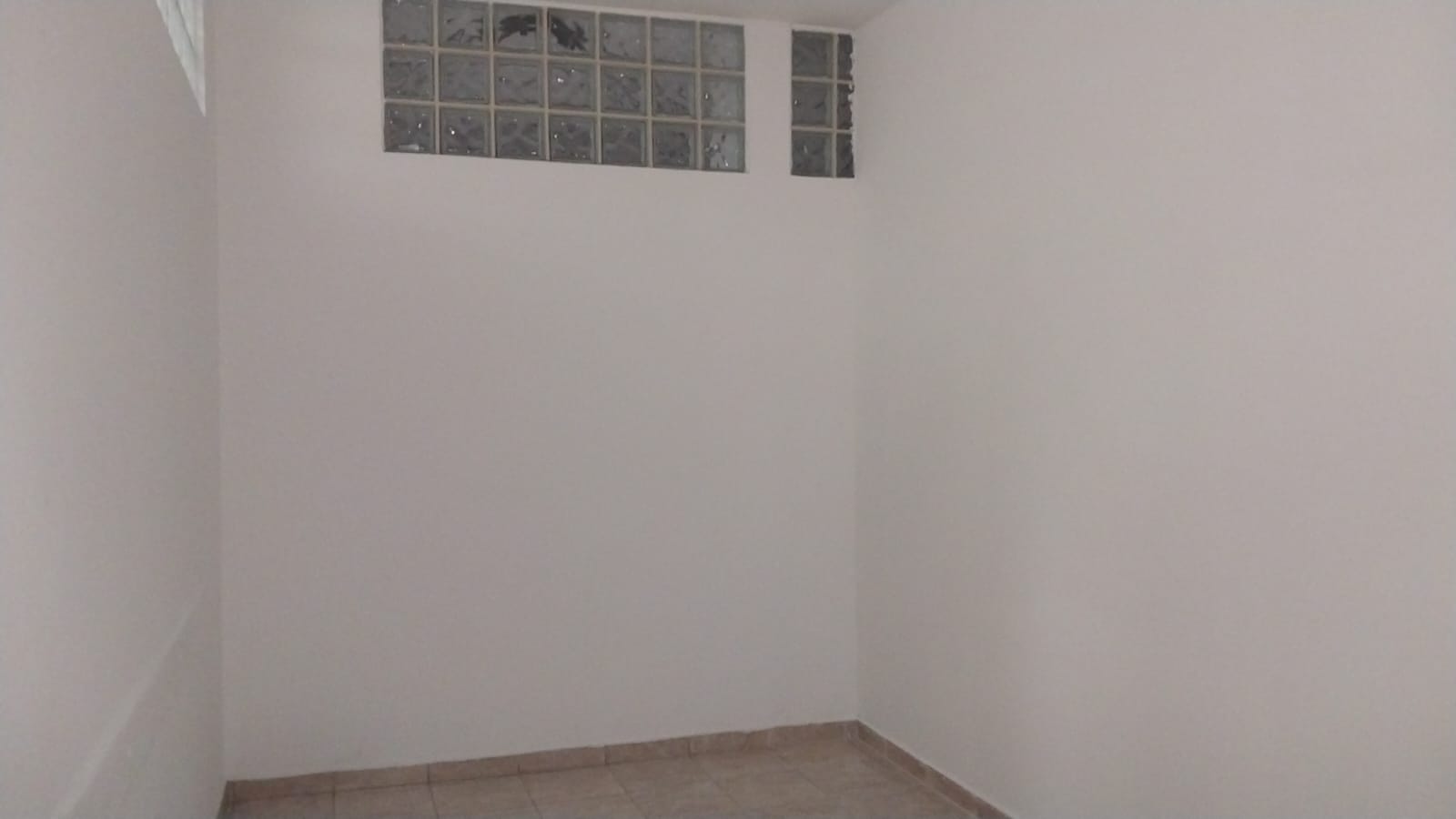  Sala Conjuntos Comerciais para Locação – Mooca  Zona Leste  Excelente oportunidade para instalar sua empresa em uma localização estratégica!   Localizado na Avenida Paes de Barros, na Mooca, em região com grande fluxo e fácil acesso.  ✨ Sobre os conjuntos: • Opções de 15 m² a 100 m² • Valores de R$ 1.200 a R$ 4.000 (conforme metragem) • Conjuntos maiores com direito a 1 vaga de garagem.