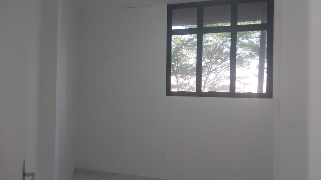 Sala  Conjuntos Comerciais para Locação – Mooca  Zona Leste  Excelente oportunidade para instalar sua empresa em uma localização estratégica!   Localizado na Avenida Paes de Barros, na Mooca, em região com grande fluxo e fácil acesso.  ✨ Sobre os conjuntos: • Opções de 15 m² a 100 m² • Valores de R$ 1.200 a R$ 4.000 (conforme metragem) •  • Conjuntos maiores com direito a 1 vaga de garagem.