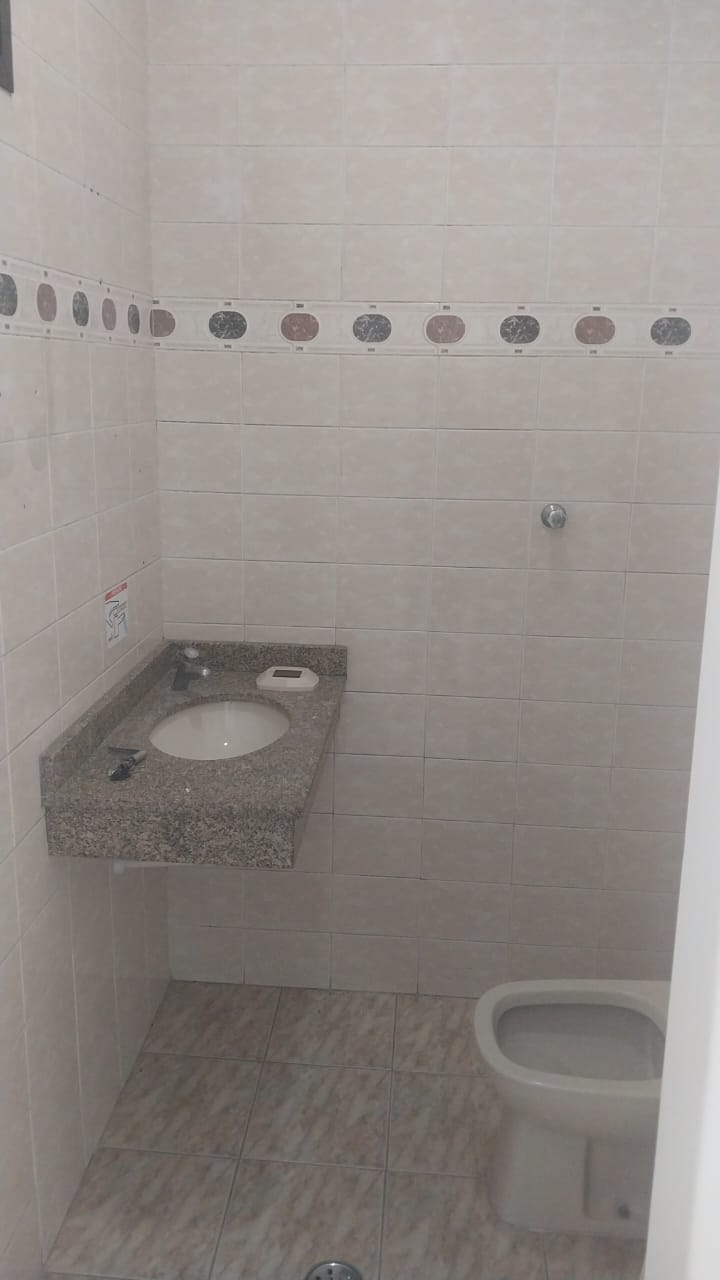 Sala  Conjuntos Comerciais para Locação – Mooca Zona Leste  Excelente oportunidade para instalar sua empresa em uma localização estratégica!   Localizado na Avenida Paes de Barros, na Mooca, em região com grande fluxo e fácil acesso.  ✨ Sobre os conjuntos: • Opções de 15 m² a 100 m² • Valores de R$ 1.200 a R$ 4.000 (conforme metragem) •  • Conjuntos maiores com direito 1 a 2 vaga de garagem.