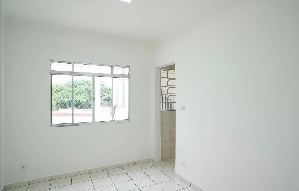  APARTAMENTO À VENDA – RUDGE RAMOS SÃO BERNARDO DO CAMPO   ✨ Oportunidade imperdível para quem busca conforto, praticidade e excelente localização!   69 m²  Totalmente reformado e pintado  2 dormitórios com móveis planejados e escrivaninhas  Banheiro com box de vidro e armário planejado  Cozinha toda planejada  Lavanderia separada, espaçosa, com armários planejados e varal de teto.