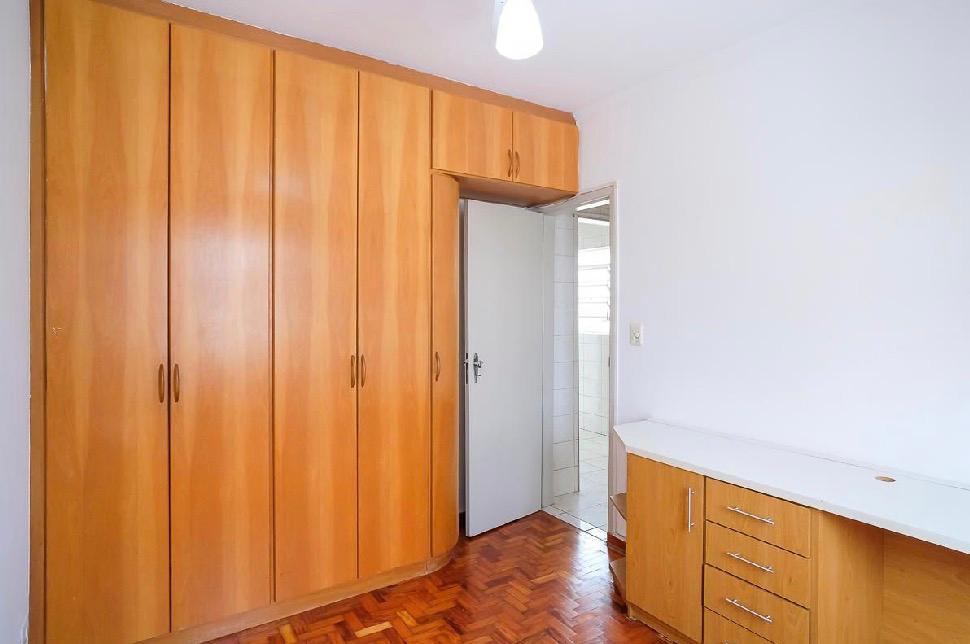  APARTAMENTO À VENDA – RUDGE RAMOS SÃO BERNARDO DO CAMPO   ✨ Oportunidade imperdível para quem busca conforto, praticidade e excelente localização!   69 m²  Totalmente reformado e pintado  2 dormitórios com móveis planejados e escrivaninhas  Banheiro com box de vidro e armário planejado  Cozinha toda planejada  Lavanderia separada, espaçosa, com armários planejados e varal de teto.
