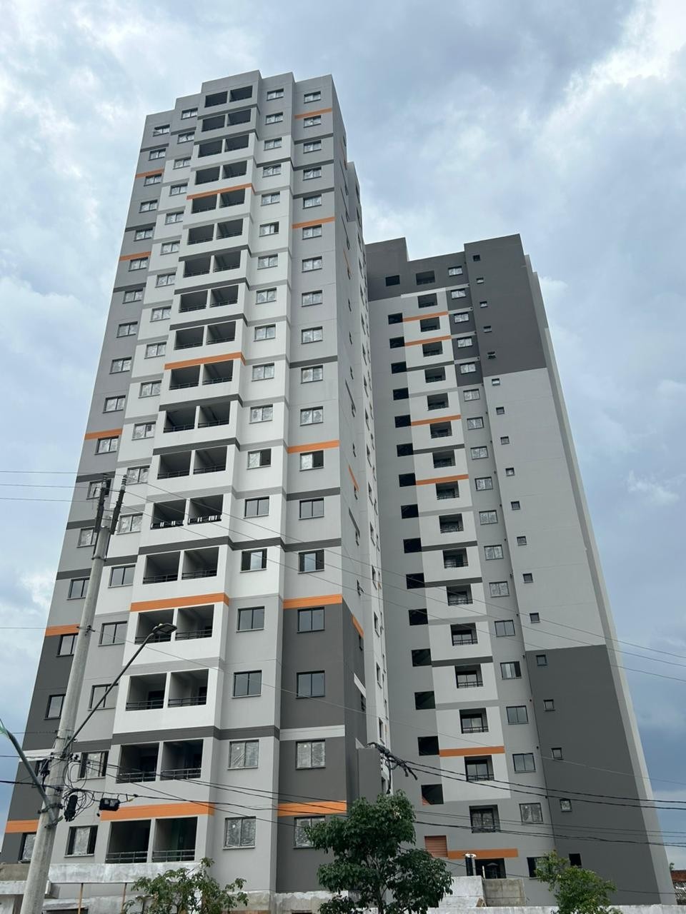 Seu novo apartamento com lazer completo! Excelente oportunidade para morar ou investir no Mundo Apto Inajar, um empreendimento moderno, funcional e com ótima localização.   Detalhes do imóvel  33 m²   2 dormitórios   Varanda   Sem vaga de garagem    Sobre o empreendimento Terreno com 1.836 m²   2 torres   2 a 4 elevadores por torre   19 pavimentos.