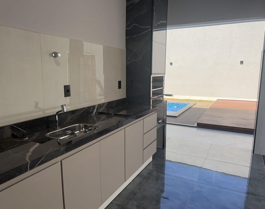 Casa para venda no bairro Serra Morena em Pouso Alegre - MG.