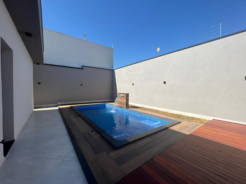Casa para venda no bairro Serra Morena em Pouso Alegre - MG.