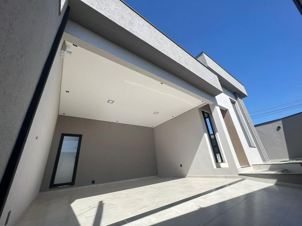 Casa para venda no bairro Serra Morena em Pouso Alegre - MG.