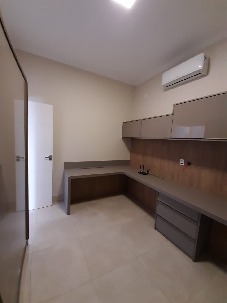Casa de alto padrão para venda no bairro Santa Rita em Pouso Alegre - MG.