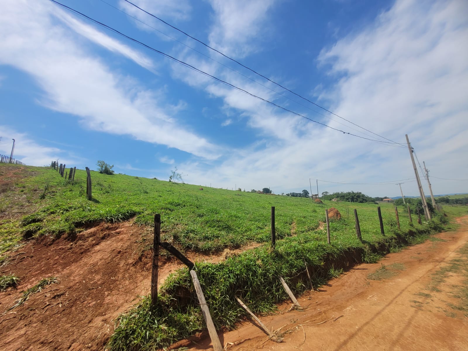 Terreno para venda no bairro dos Farias em Pouso Alegre - MG.