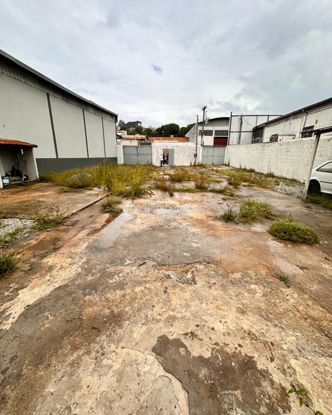 Galpão para venda no bairro Santa Angelina em Pouso Alegre - MG