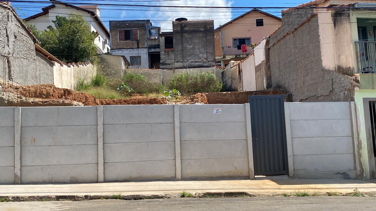 Terreno para venda no bairro Jardim Paraíso em Pouso Alegre - MG.