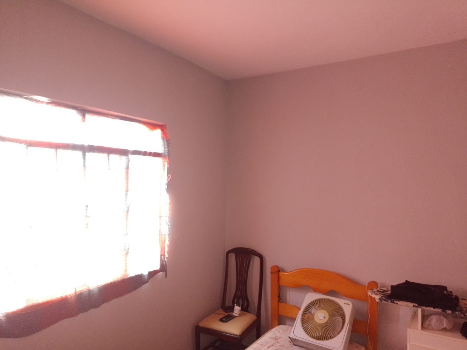 Casa para venda no bairro Jardim America em Pouso Alegre - MG.