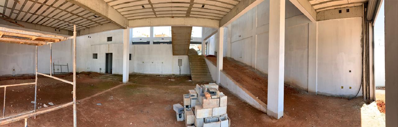 Galpão/Loja  em 2 pavimentos (com 2 frentes) para locação no Centro de Pouso Alegre - MG