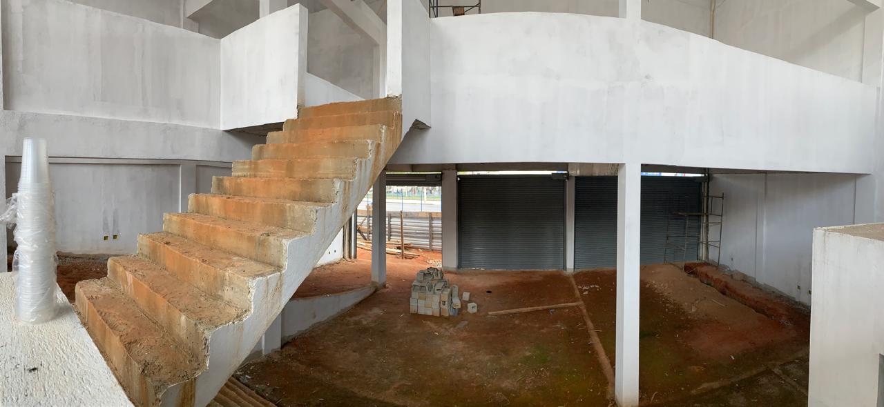 Galpão/Loja  em 2 pavimentos (com 2 frentes) para locação no Centro de Pouso Alegre - MG