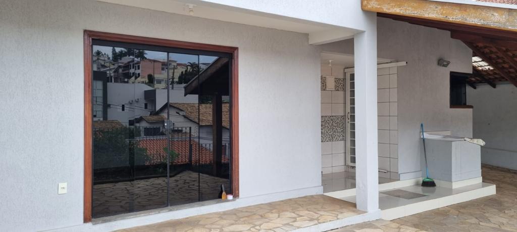 Casa para venda no bairro Pousada dos Campos em Pouso Alegre - MG.