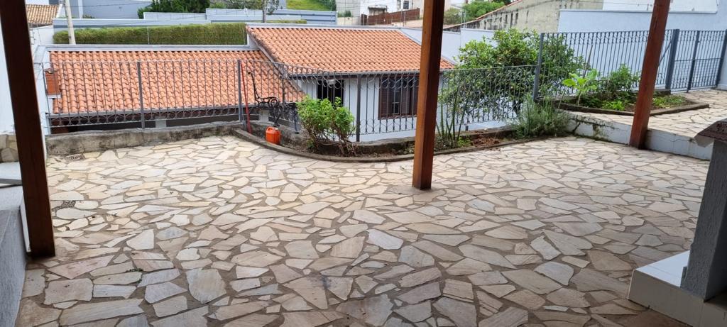 Casa para venda no bairro Pousada dos Campos em Pouso Alegre - MG.