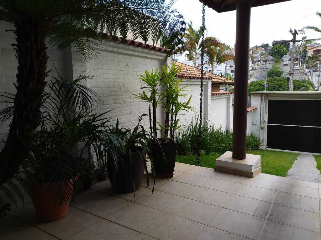 Casa para venda no bairro Pousada dos Campos em Pouso Alegre - MG.