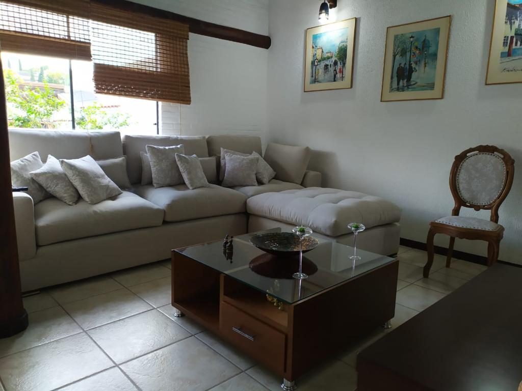 Casa para venda no bairro Pousada dos Campos em Pouso Alegre - MG.