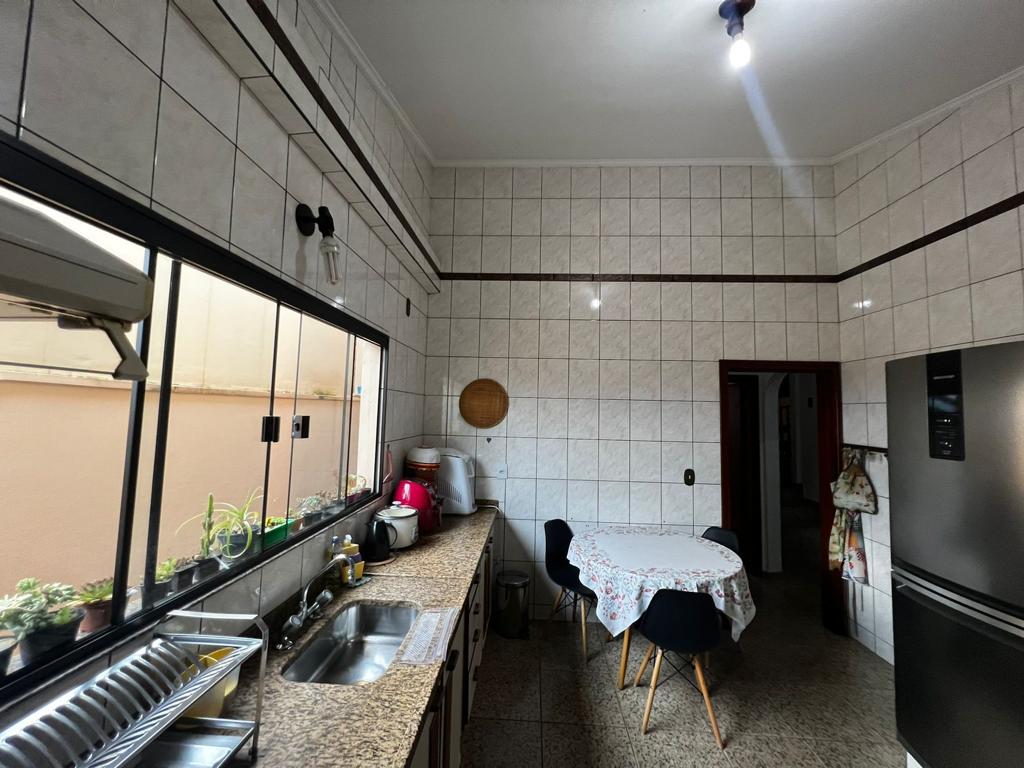 Casa para venda no bairro Pousada dos Campos em Pouso Alegre - MG.