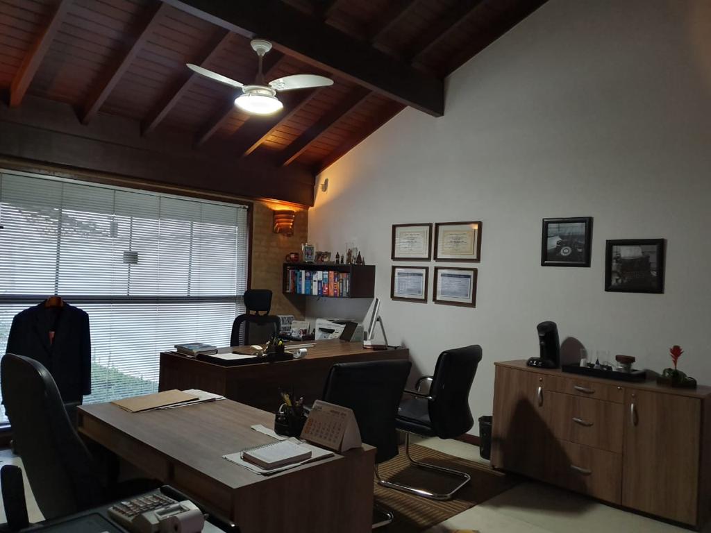 Casa para venda no bairro Fatima I em Pouso Alegre - MG.