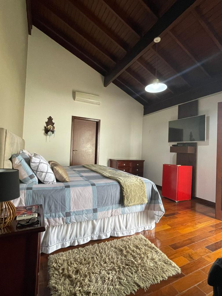 Casa para venda no bairro Fatima I em Pouso Alegre - MG.
