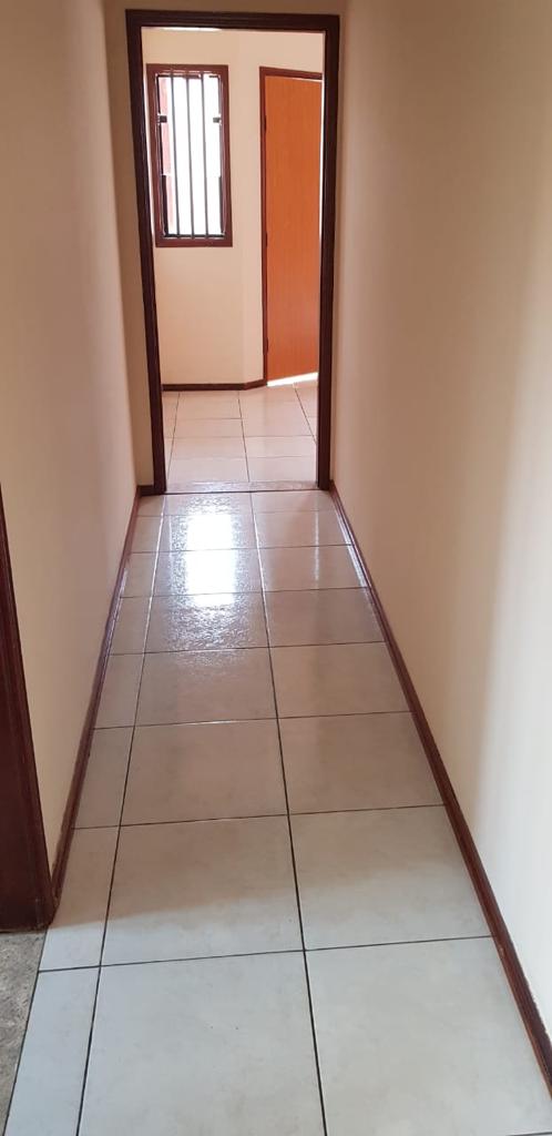 Casa para venda no bairro São Carlos em Pouso Alegre - MG.
