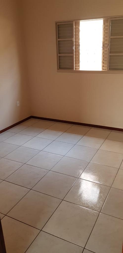 Casa para venda no bairro São Carlos em Pouso Alegre - MG.