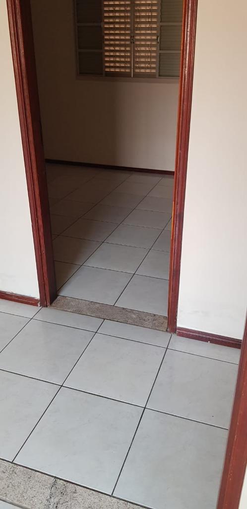 Casa para venda no bairro São Carlos em Pouso Alegre - MG.