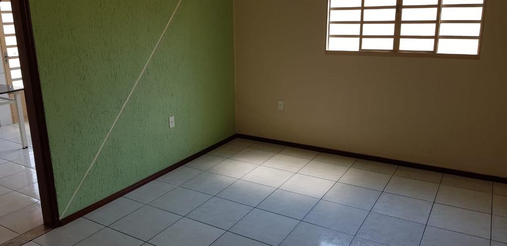 Casa para venda no bairro São Carlos em Pouso Alegre - MG.