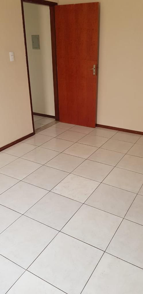 Casa para venda no bairro São Carlos em Pouso Alegre - MG.