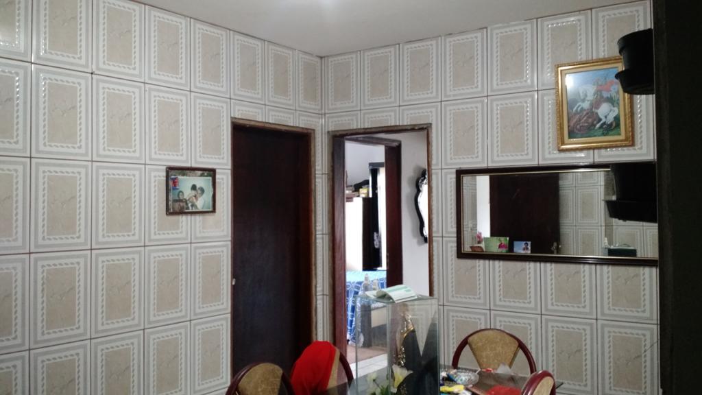 Duas casas para venda no bairro Santa Luzia em Pouso Alegre - MG.
