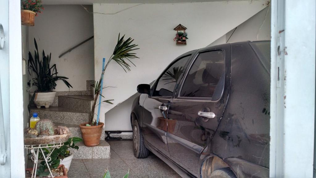 Duas casas para venda no bairro Santa Luzia em Pouso Alegre - MG.