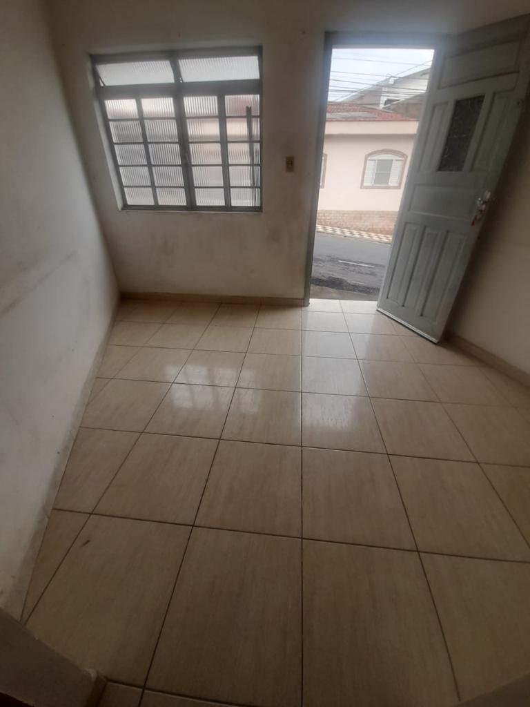 Duas casas para venda no bairro Santa Luzia em Pouso Alegre - MG.