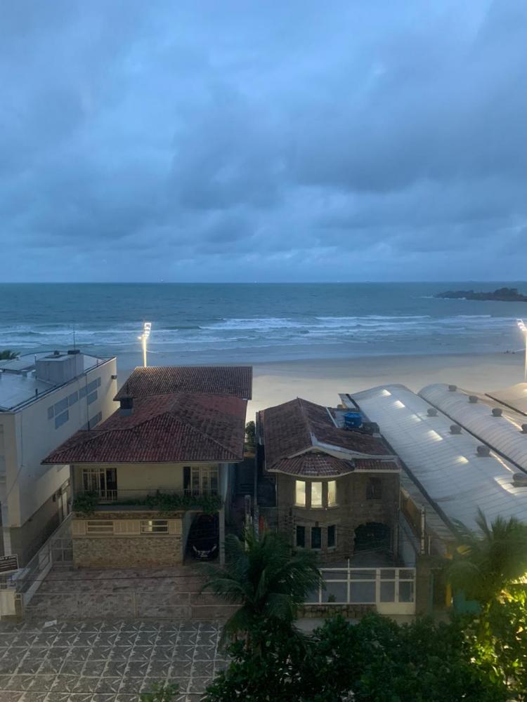 Apartamento 3 dormitórios, 2 suítes, 190 m², 1 vaga em frente para praia - Pitangueiras AP59593V