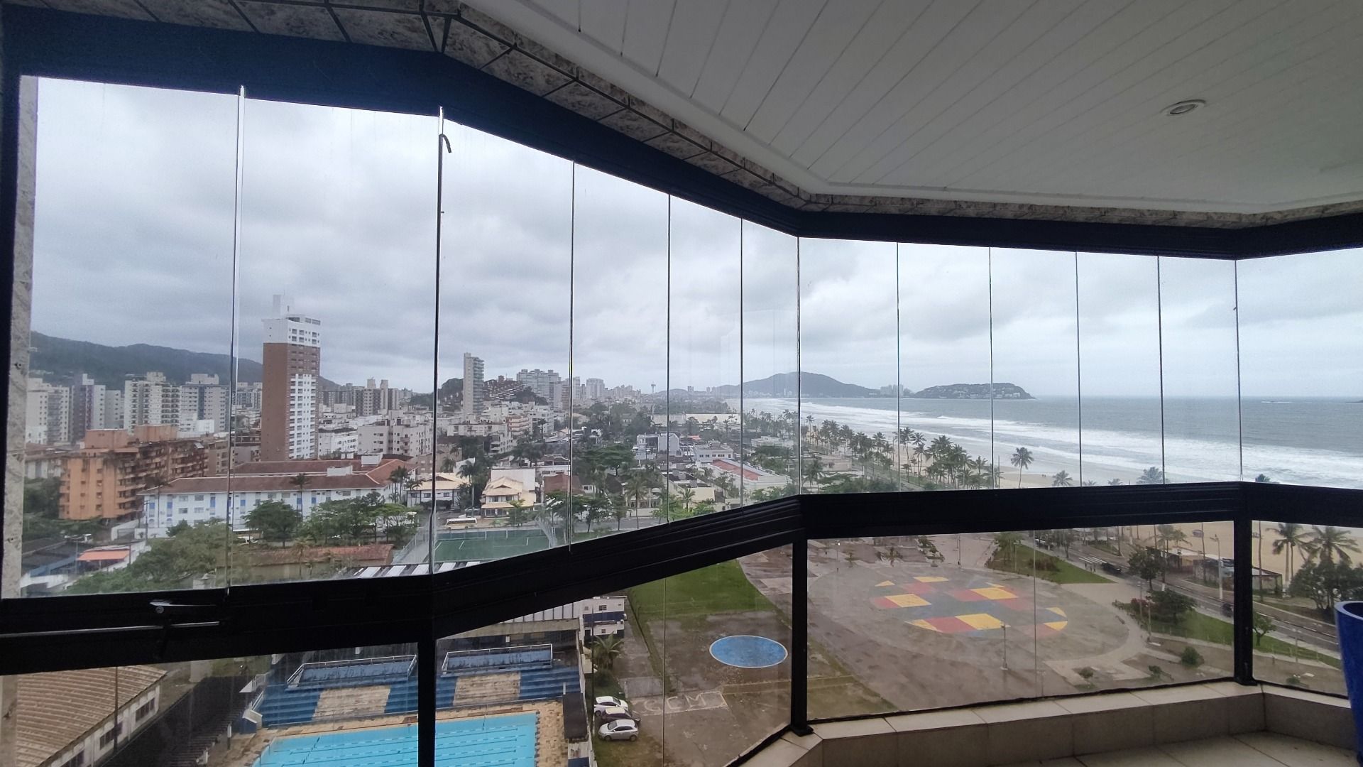 Apartamento com 3 dormitórios à venda, 94 m² por R$ 990.000,00 - Praia da Enseada - Fórum - Guarujá/SP