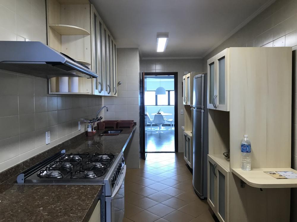 Apartamento à venda com 4 quartos, 224m² - Foto 20