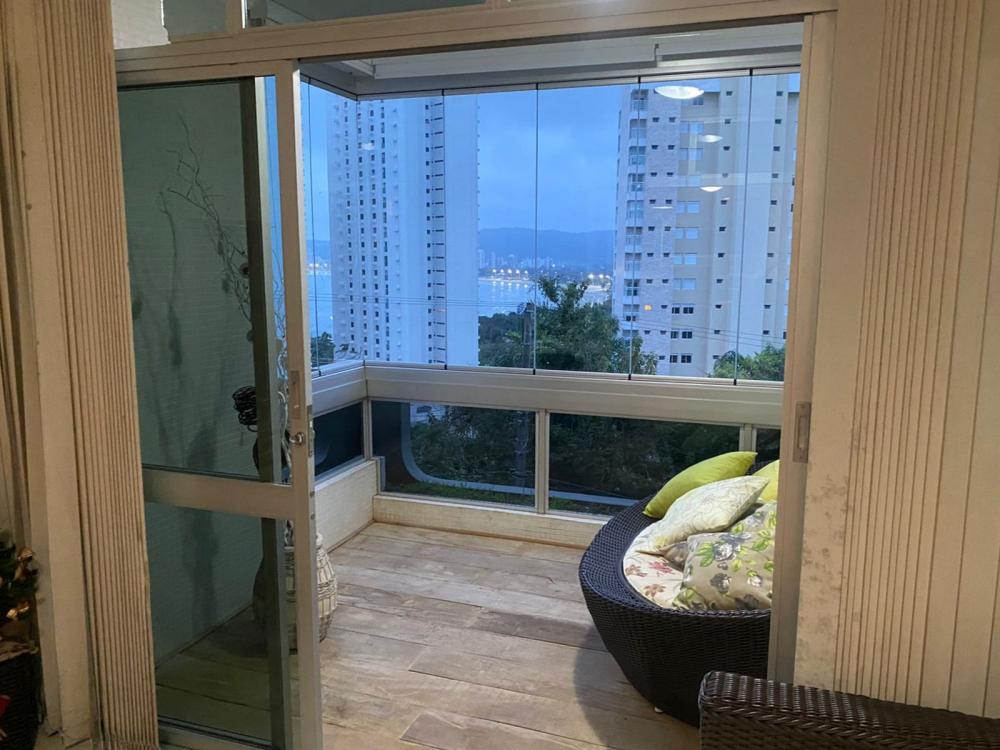 Apartamento à venda com 3 quartos, 95m² - Foto 2