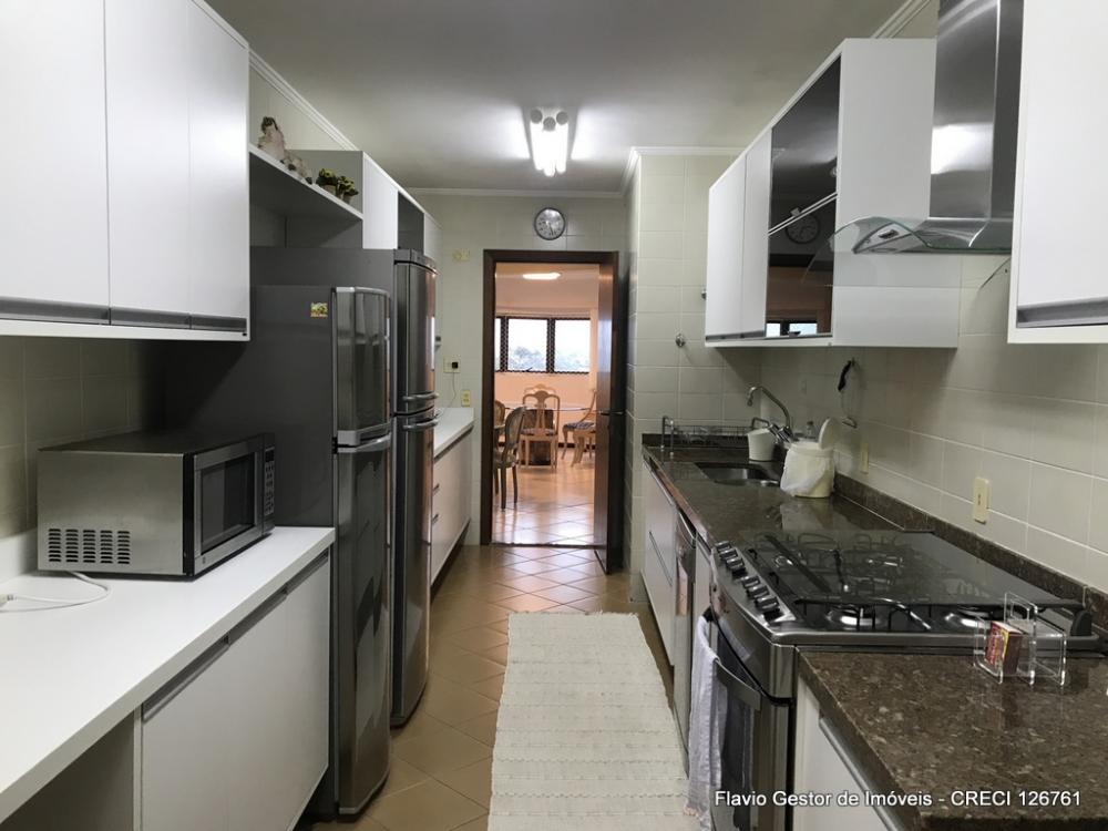 Apartamento à venda com 4 quartos, 224m² - Foto 8