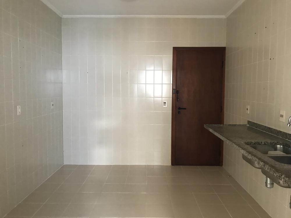 Apartamento à venda com 3 quartos, 132m² - Foto 10