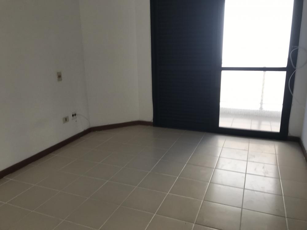 Apartamento à venda com 3 quartos, 132m² - Foto 17