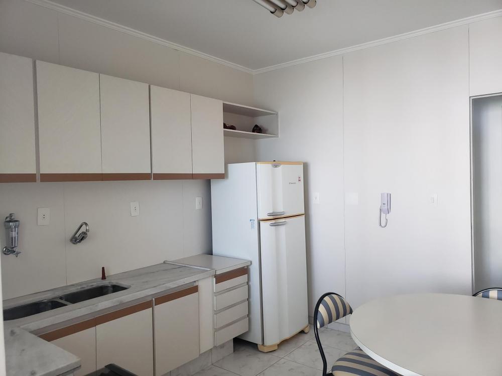 Apartamento à venda com 3 quartos, 157m² - Foto 3