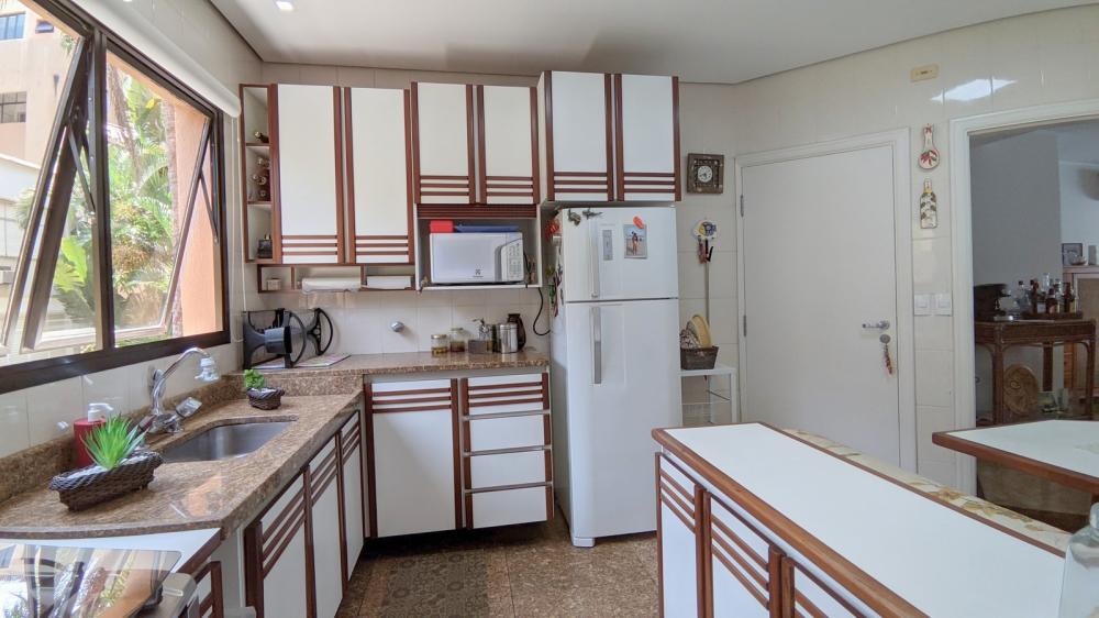 Apartamento à venda com 4 quartos, 145m² - Foto 20